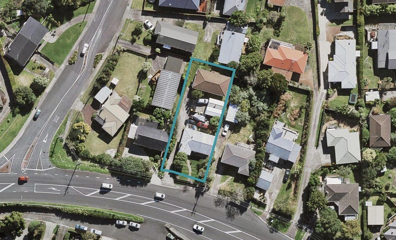 2/351 Wairau Road, Totara Vale, Auckland - Carousel 1