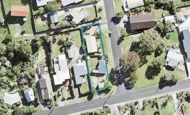 2 Francis Avenue, Stanmore Bay, Whangaparaoa - Carousel 1