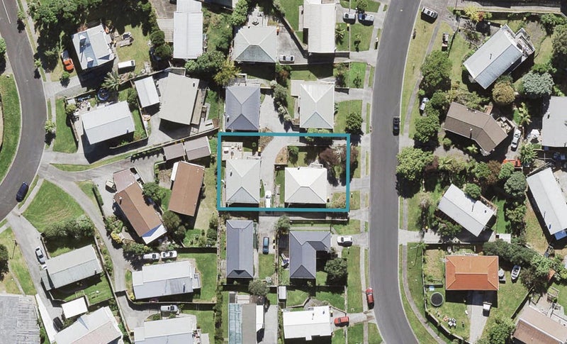 2/32 Elizabeth Drive, West Harbour, Auckland - Carousel 1