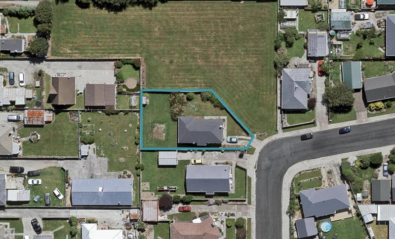 17 Dumbarton Place, Strathern, Invercargill - Carousel 1