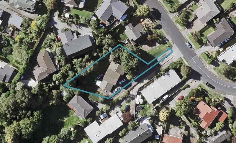 13 Haseler Crescent, Howick, Auckland - Carousel 1