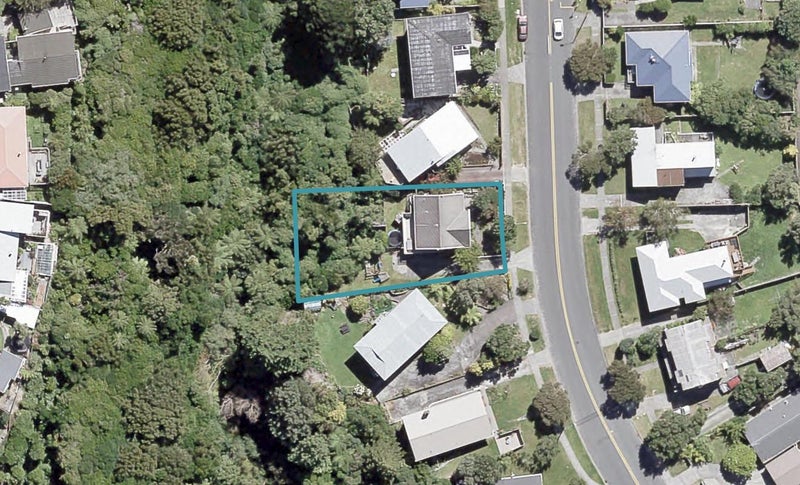 207 Dowse Drive, Maungaraki, Lower Hutt - Carousel 1