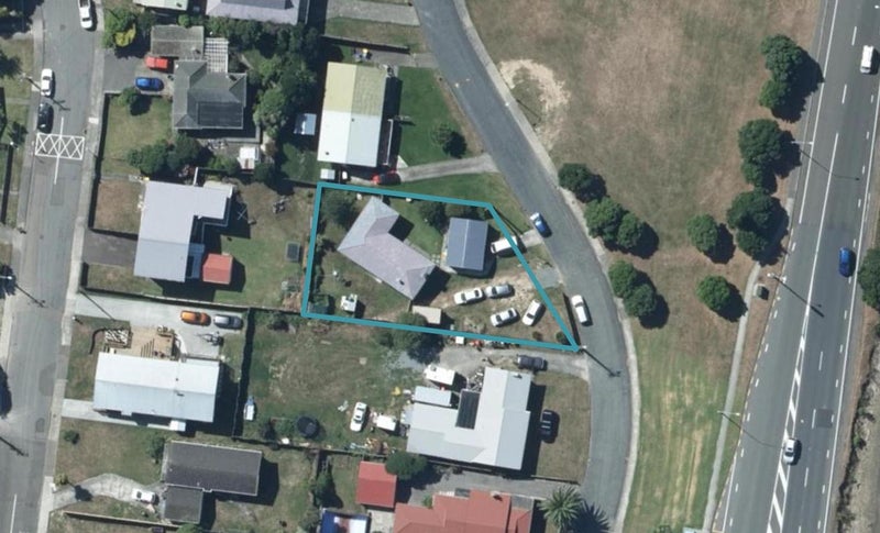 7 Tangare Drive, Takapuwahia, Porirua - Carousel 1