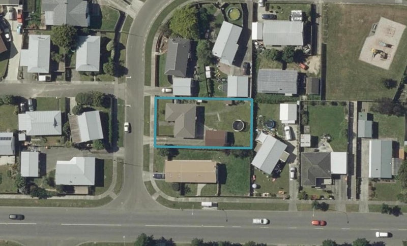 4 Dahlstrom Grove, Kelvin Grove, Palmerston North - Carousel 1