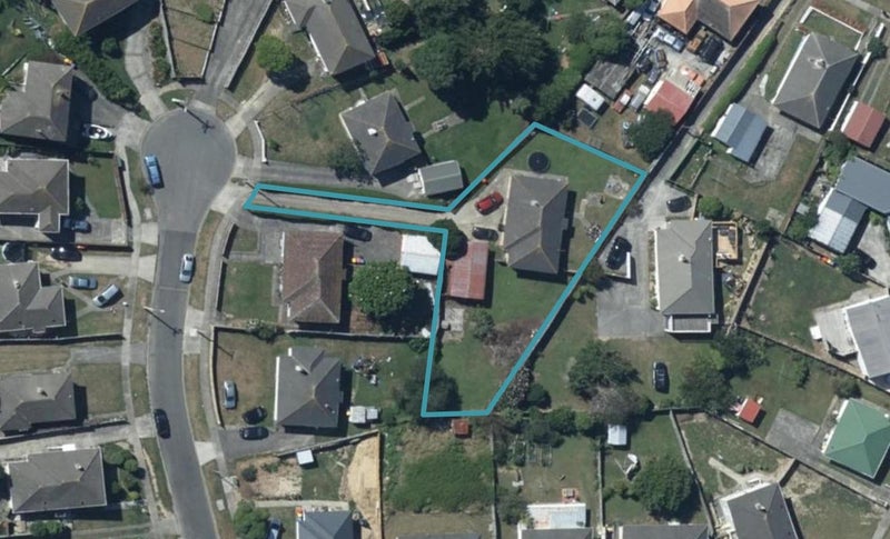 8 Muturangi Grove, Elsdon, Porirua - Carousel 1