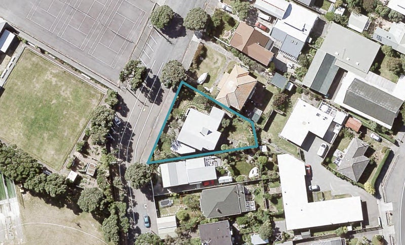 85 Oroua Street, Eastbourne, Lower Hutt - Carousel 1