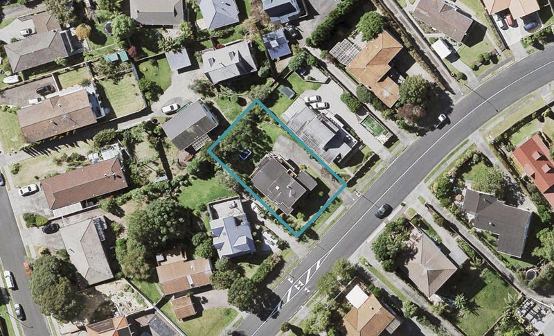 152 Oaktree Avenue, Browns Bay, Auckland - Carousel 1