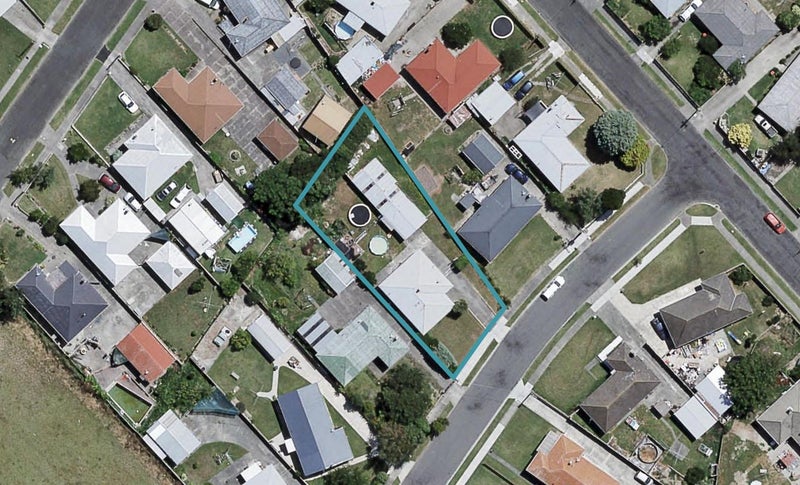 7 Moore Avenue, Maraenui, Napier - Carousel 1