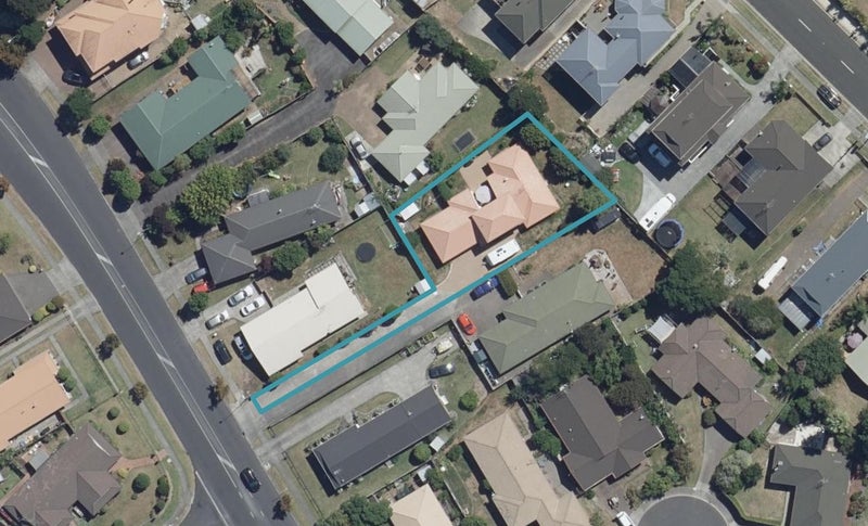 21 Moreland Avenue, Pukete, Hamilton - Carousel 1