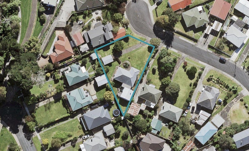 22 Marewa Street, Te Atatu South, Auckland - Carousel 1
