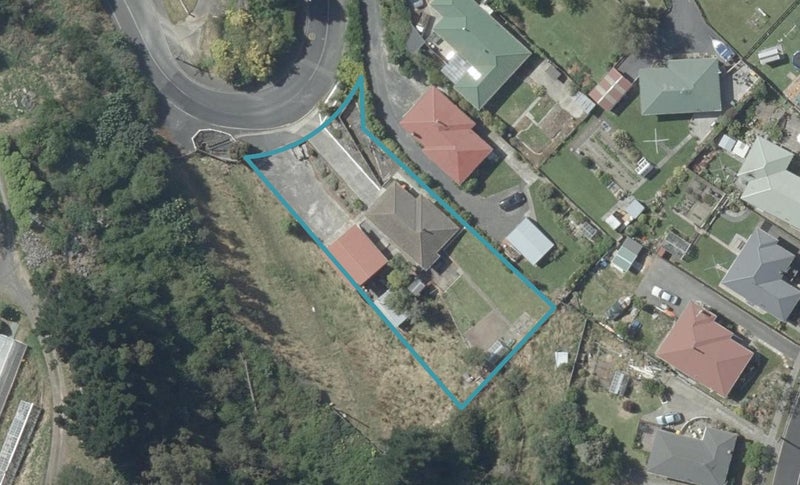 15 Koremata Street, Green Island, Dunedin - Carousel 1