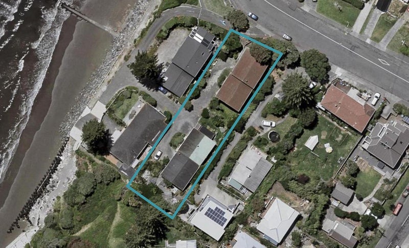 29 Beach Road, Paekakariki - Carousel 1