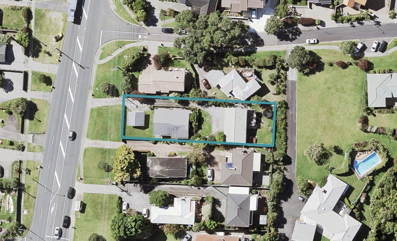 2/719 East Coast Road, Browns Bay, Auckland - Carousel 1