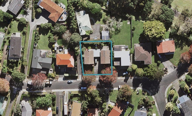 1/21A Valley View Road, Glenfield, Auckland - Carousel 1