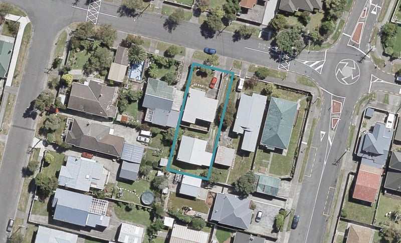 1/18 Waikare Avenue, Waiwhetu, Lower Hutt - Carousel 1