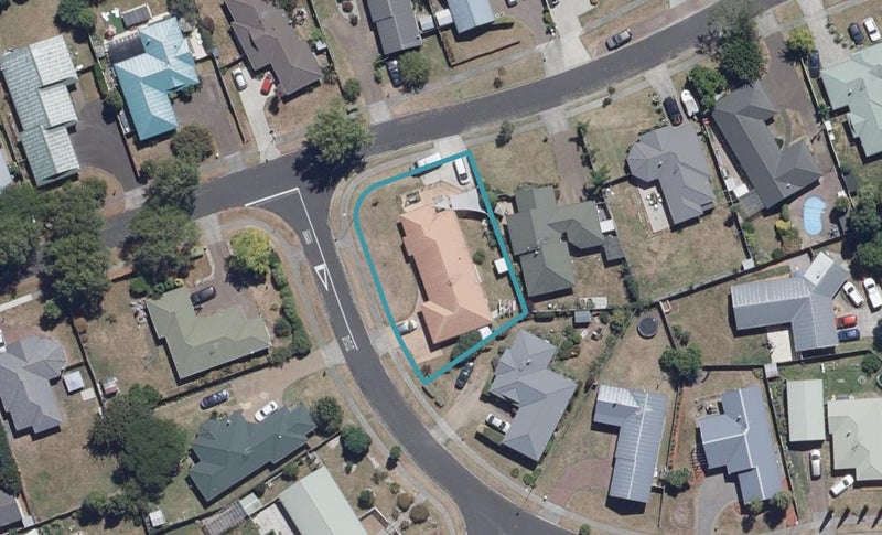 1 Benson Road, Fairview Downs, Hamilton - Carousel 1