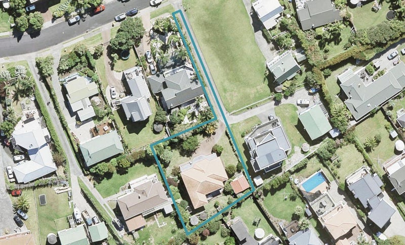 37 Pacific Parade, Army Bay, Whangaparaoa - Carousel 1