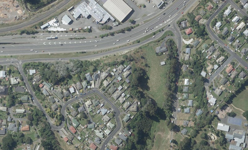 34 Koremata Street, Green Island, Dunedin - Carousel 1