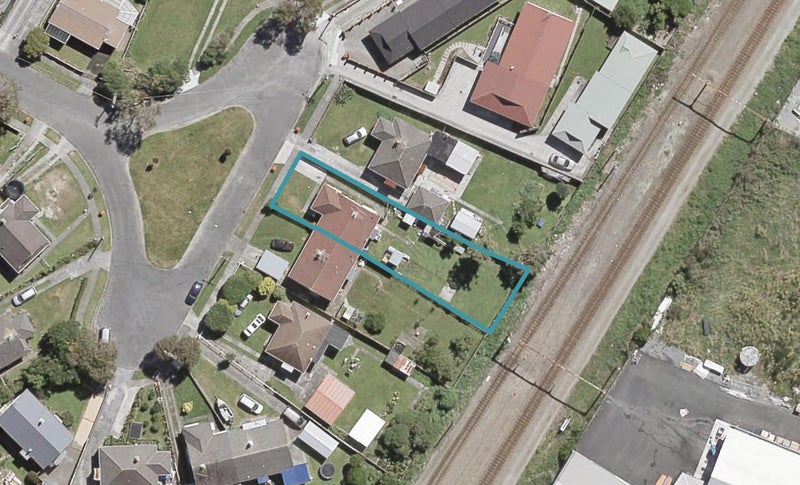 11 Watkins Grove, Taita, Lower Hutt - Carousel 1