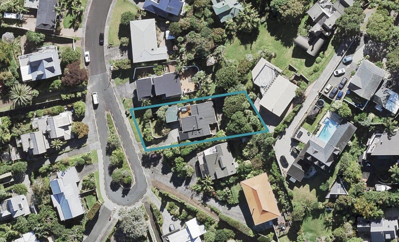 28 Telstar Place, Beach Haven, Auckland - Carousel 1
