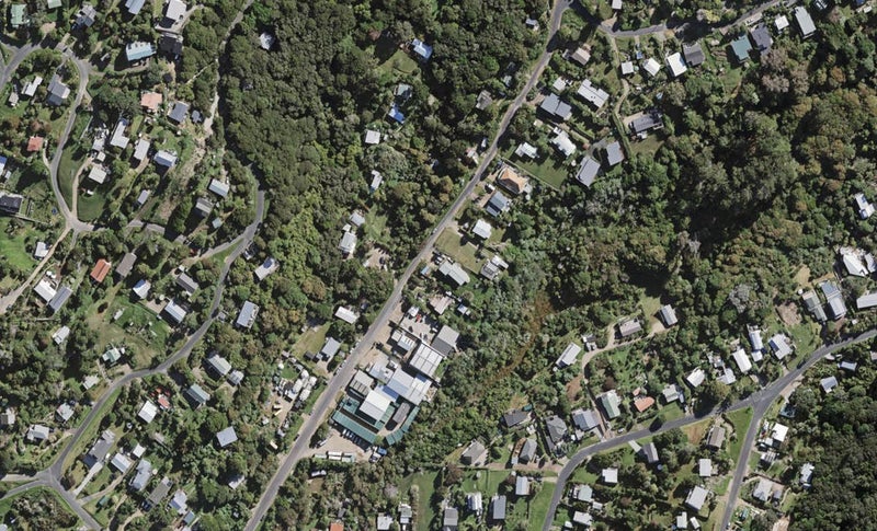 16 Beatty Parade, Surfdale, Waiheke Island - Carousel 1