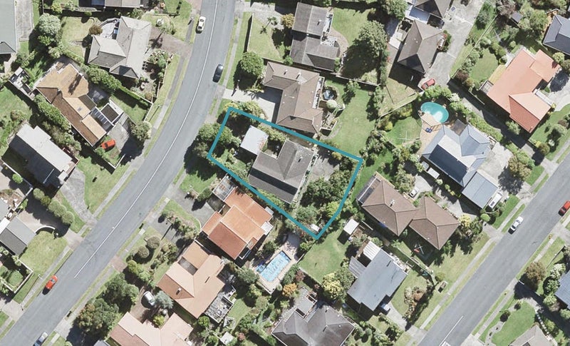 13 Stapleford Crescent, Browns Bay, Auckland - Carousel 1