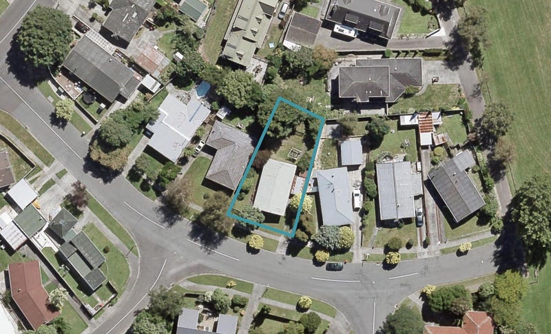 7 Baltimore Crescent, Totara Park, Upper Hutt - Carousel 1