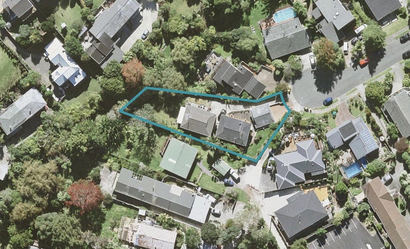 1/18 Tiri View Place, Waiake, Auckland - Carousel 1