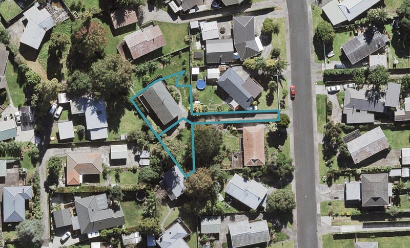 23B Glynnbrooke Street, Te Atatu South, Auckland - Carousel 1