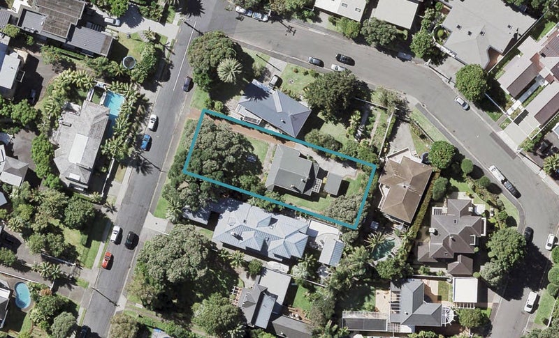 13 Tiri Road, Takapuna, Auckland - Carousel 1