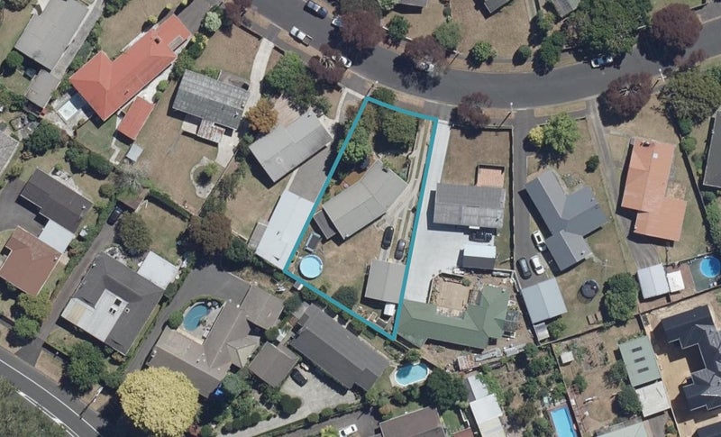 12 Pulham Crescent, Queenwood, Hamilton - Carousel 1