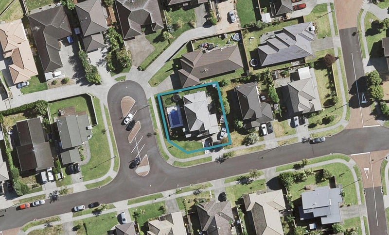 35 Aberdeen Crescent, Wattle Downs, Auckland - Carousel 1