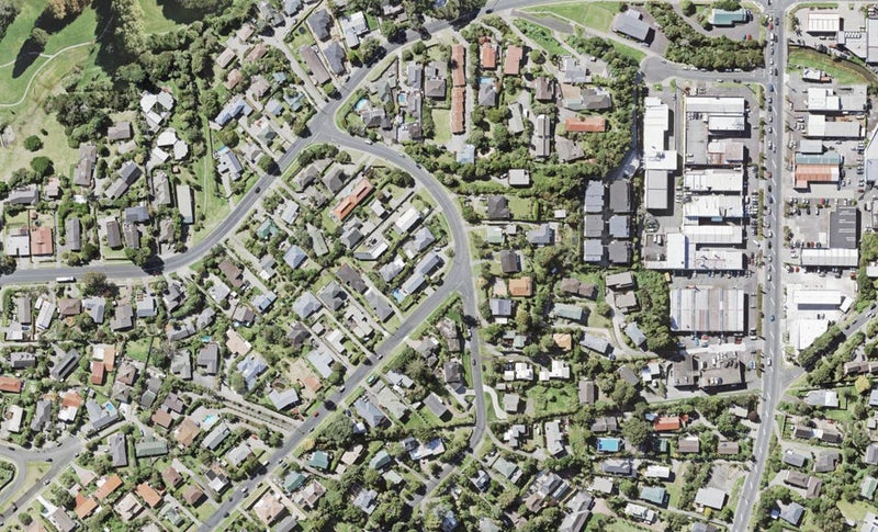 2/9 Nigel Road, Browns Bay, Auckland - Carousel 1