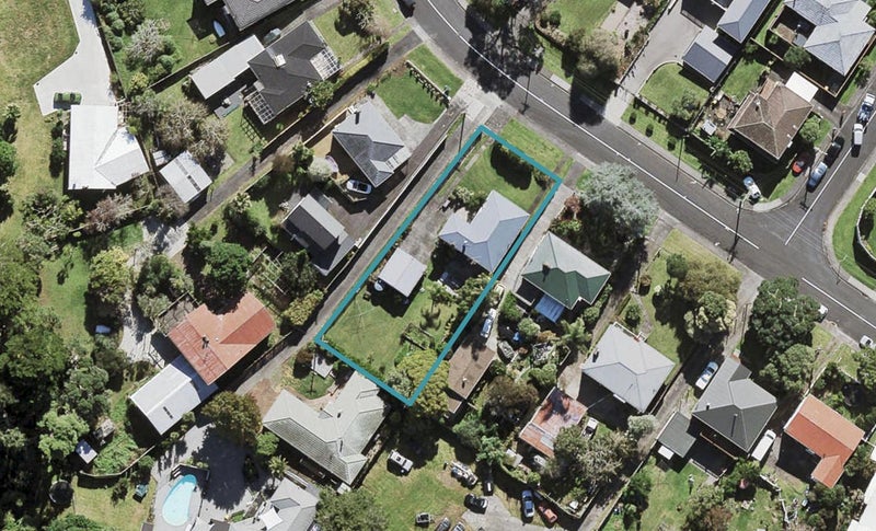 20 Abbotleigh Avenue, Te Atatu Peninsula, Auckland - Carousel 1