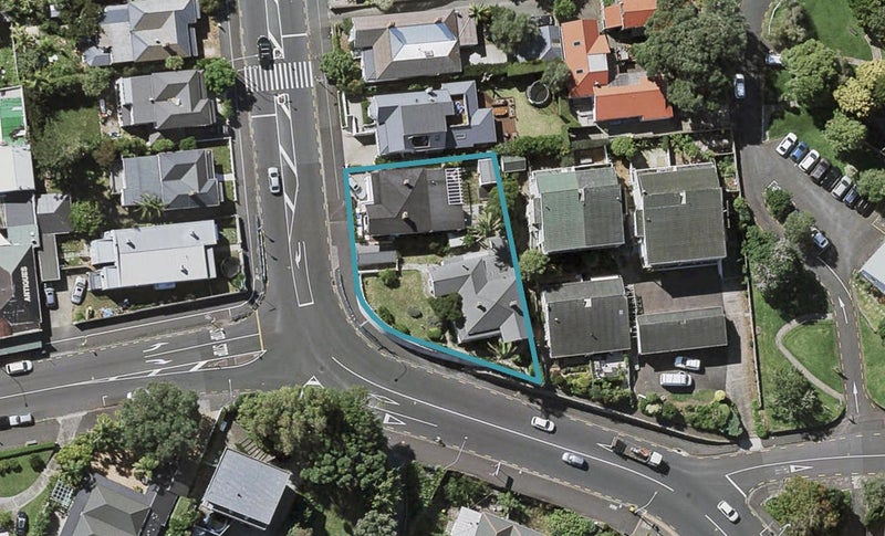 1/74 Victoria Road, Devonport, Auckland - Carousel 1