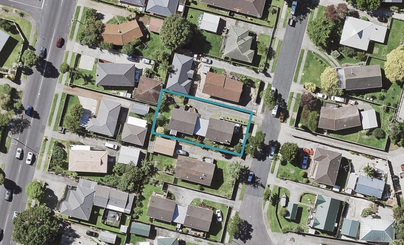 2/11 Cranberry Place, Bucklands Beach, Auckland - Carousel 1