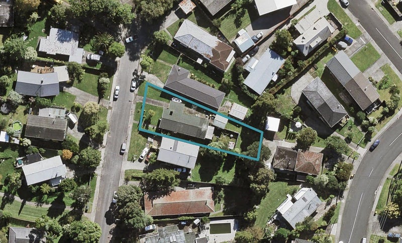 9 Teviot Place, Totara Vale, Auckland - Carousel 1
