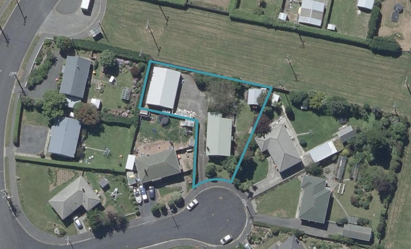 5 Bonar Street, Halfway Bush, Dunedin - Carousel 1