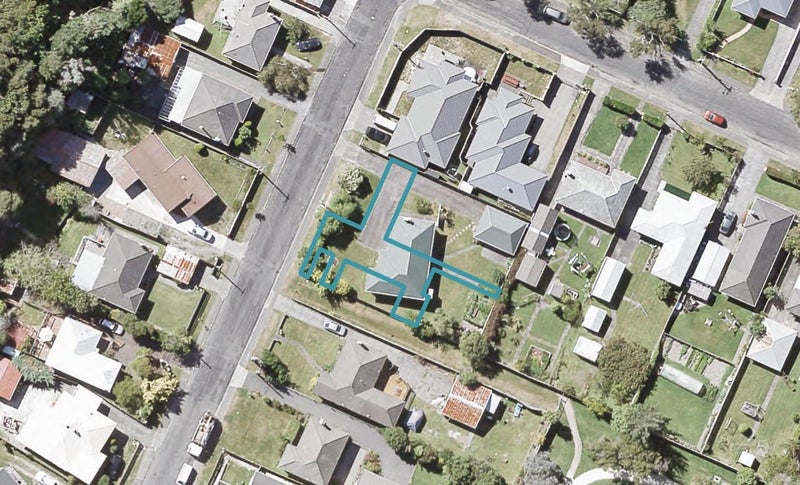 2/11 Lees Grove, Wainuiomata, Lower Hutt - Carousel 1