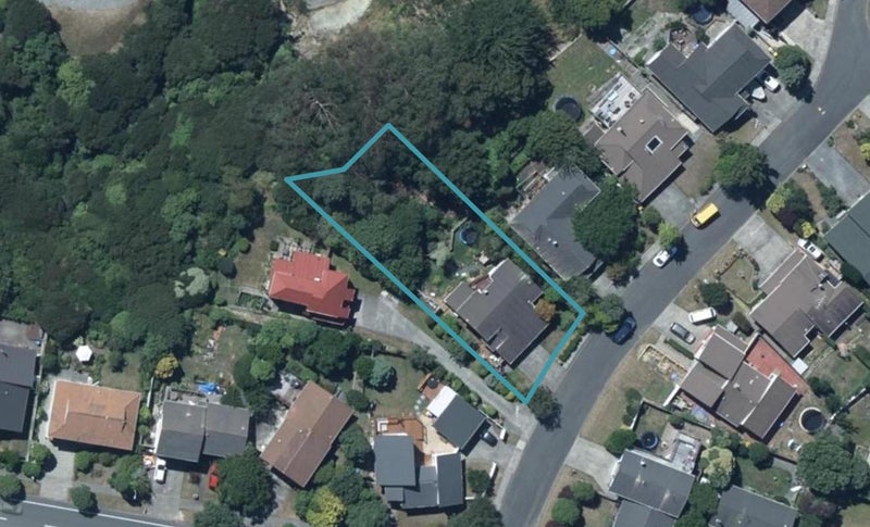 5 Picketboat Lane, Whitby, Porirua - Carousel 1