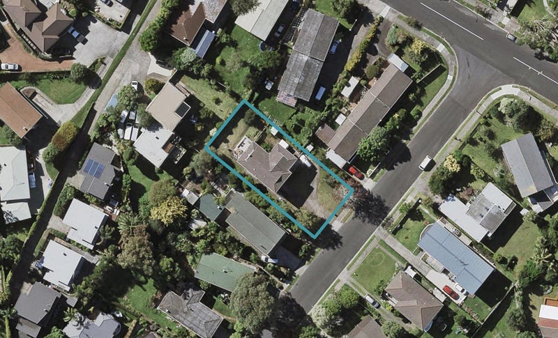 2/3 Tisdall Crescent, Saint Johns, Auckland - Carousel 1