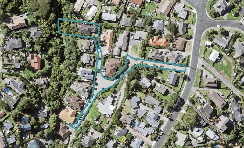 11 Renlee Place, Shelly Park, Auckland - Carousel 1