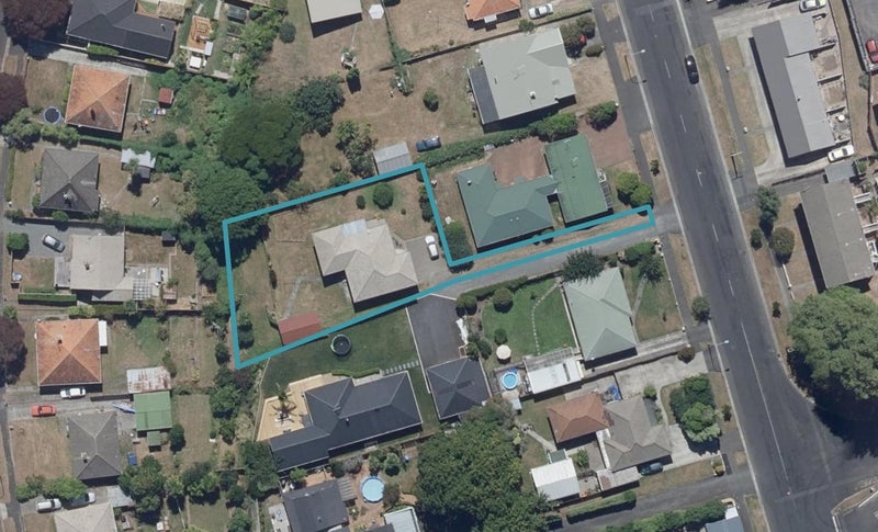 93 MacFarlane Street, Hamilton East, Hamilton - Carousel 1
