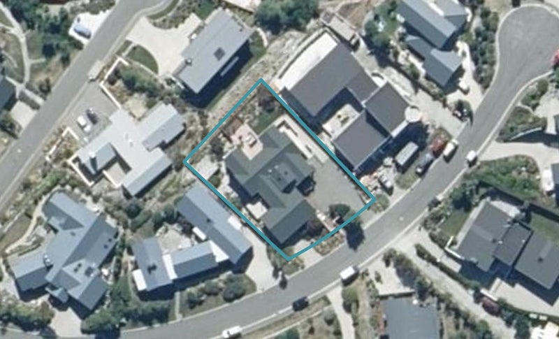 9 Milward Place, Kelvin Heights, Queenstown - Carousel 1