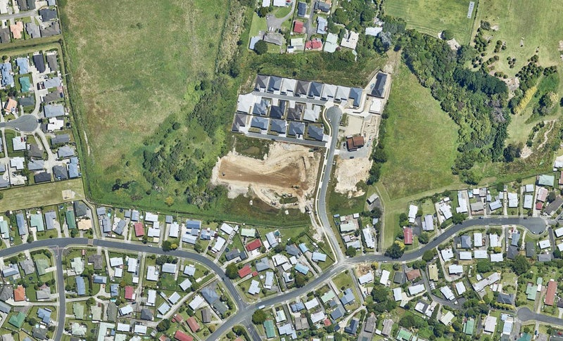 12 Equine Way, Brookfield, Tauranga - Carousel 1
