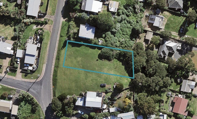 7 Whakarite Road, Ostend, Waiheke Island - Carousel 1