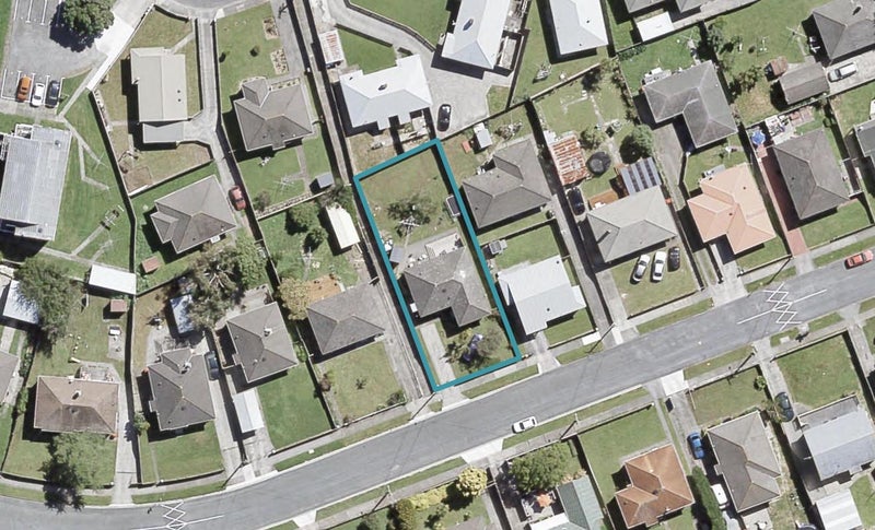 33 Strand Crescent, Naenae, Lower Hutt - Carousel 1