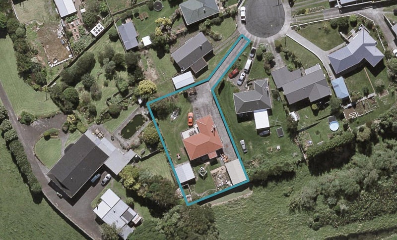 8 Hulke Crescent, Bell Block, New Plymouth - Carousel 1