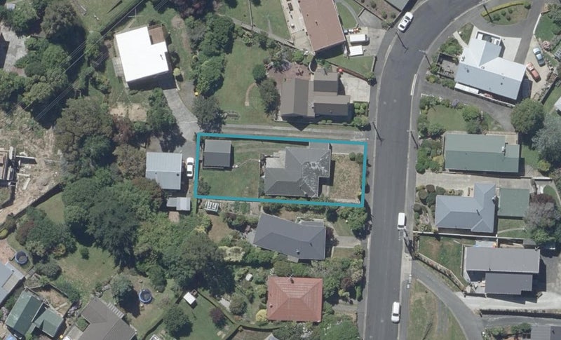 44 Centennial Avenue, Helensburgh, Dunedin - Carousel 1