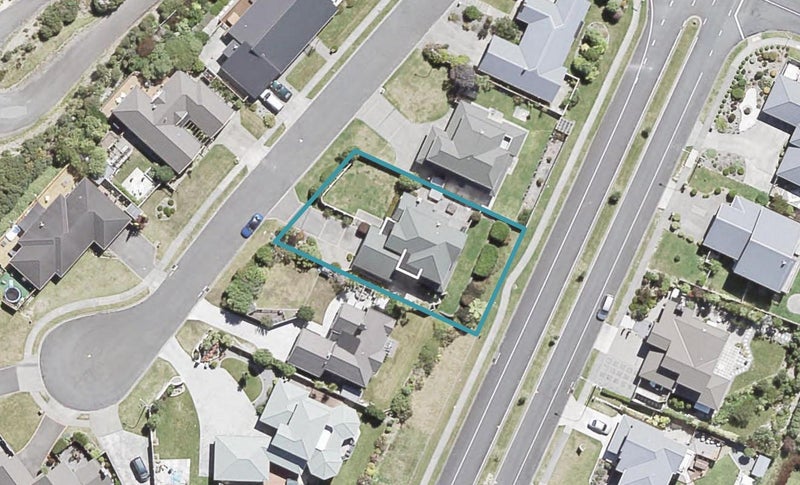 5 Garrett Place, Riverstone Terraces, Upper Hutt - Carousel 1